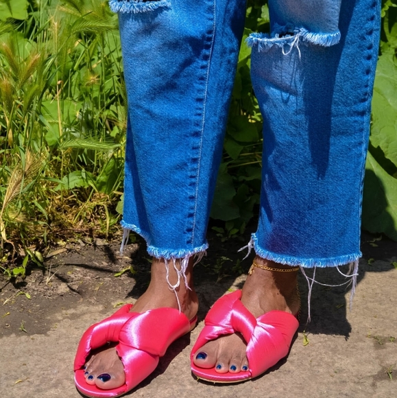 Naturally Me Sandals - Picture 1 of 3